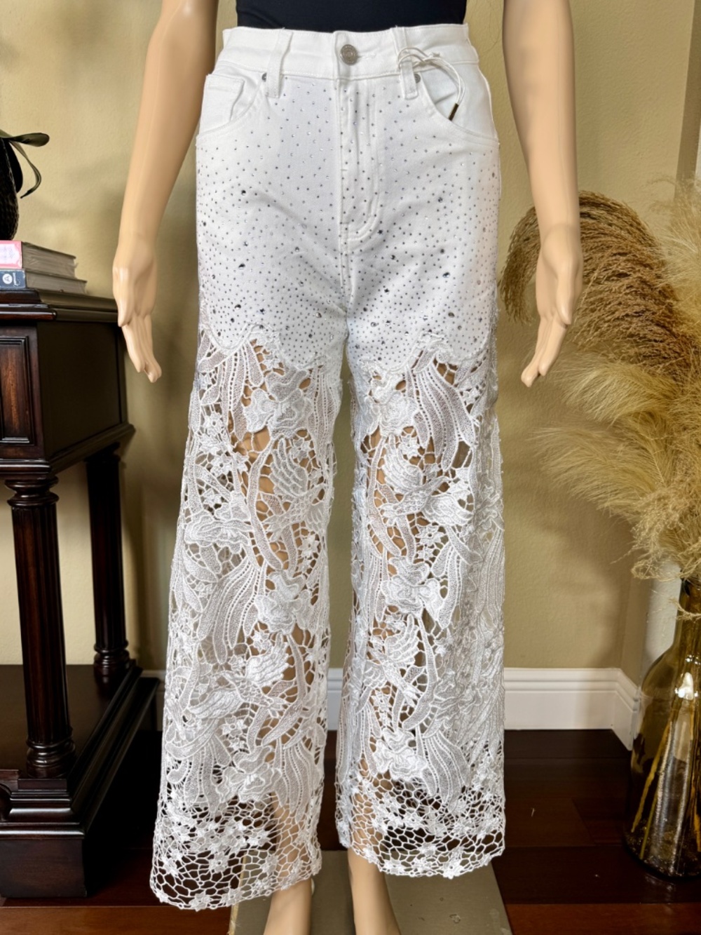 WHITE HIGH WAIST CRYSTAL EMBELLISHED CURVE HUGGING WIDE LEG LACE JEANS -NWT - Picture 13 of 17